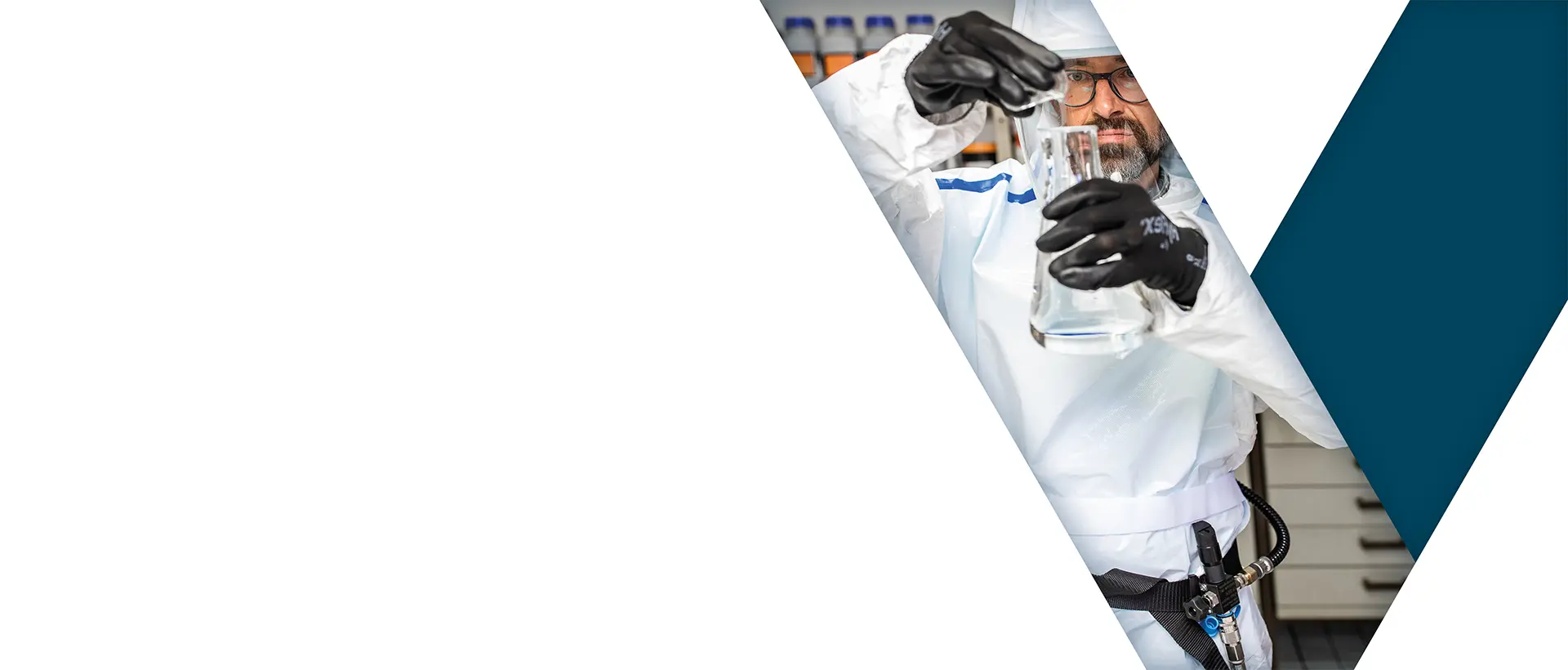 BartelsRieger Slider Laborant mit Atemschutzhaube